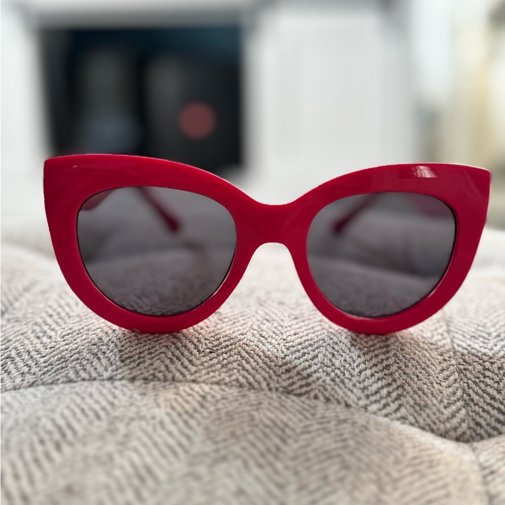 Chic Red Cat-Eye Sunglasses